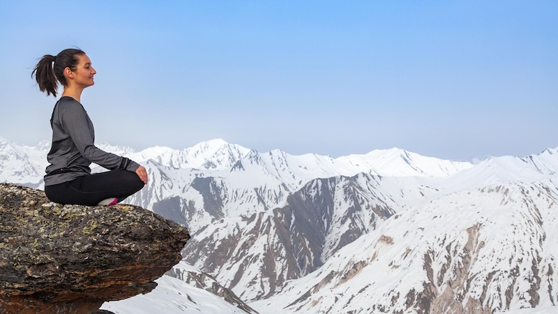 YOGA & MONTAGNE ENNEIGÉE, LE NOUVEAU COMBO GAGNANT AUX MENUIRES