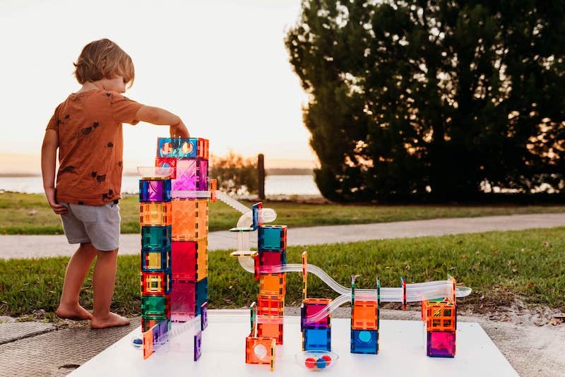 CONNETIX TILES, LE JOUET DE CONSTRUCTION MAGNÉTIQUE QUI STIMULE LA CRÉATIVITÉ DES ENFANTS